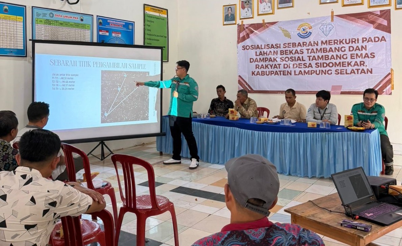 Teknik Pertambangan Itera Edukasi Warga Sidomekar tentang Bahaya Merkuri di Lahan Bekas Tambang