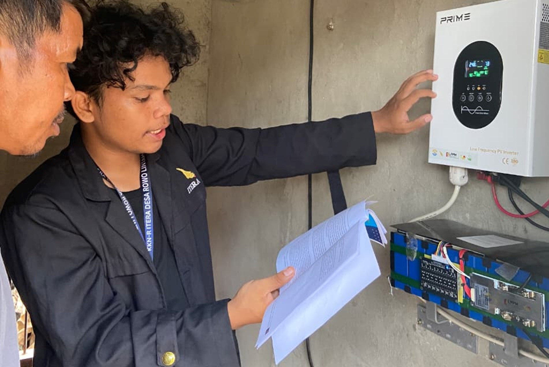 Itera Terapkan Teknologi Energi Surya di Dusun Rowo Lintah untuk Wujudkan Kemandirian Energi