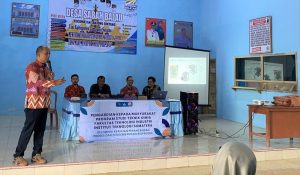 Teknik Kimia Itera Sosialisasikan Penggunaan Kompor Hemat Energi Berbasis Biomassa di Desa Sabah Balau