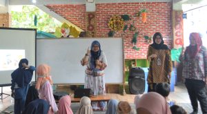 Dosen Itera Kenalkan Bahasa Isyarat Sejak Dini kepada Siswa