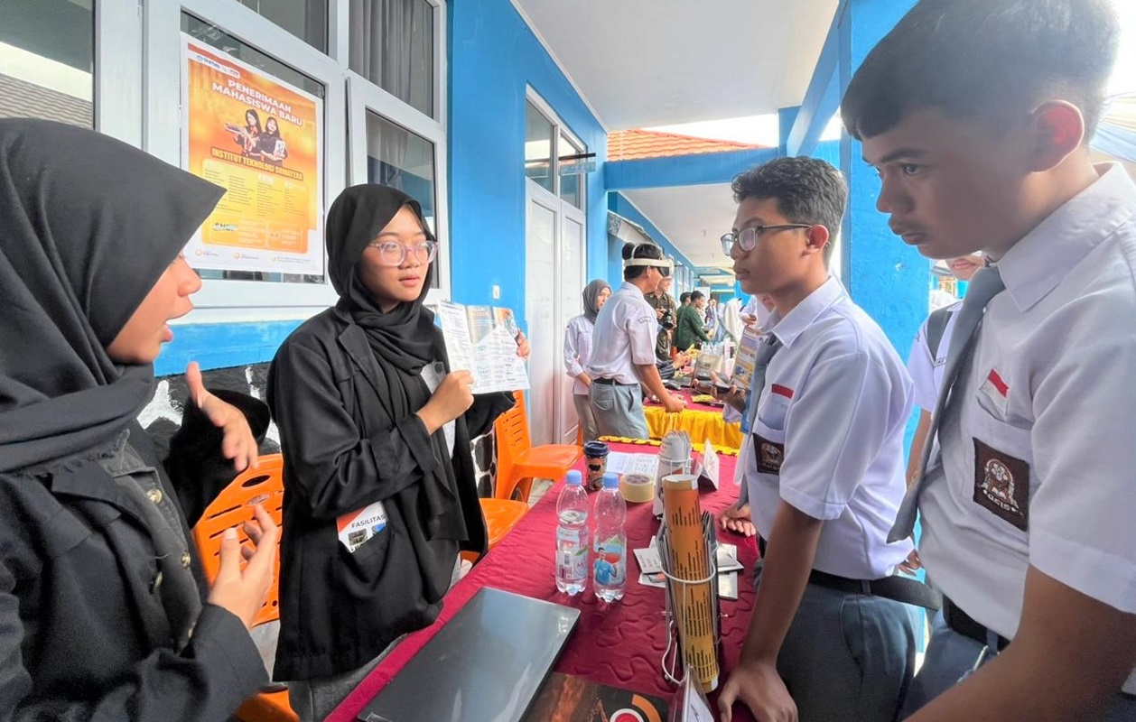 Tim PMB Itera Sosialisasi Program Penerimaan Mahasiswa Baru di SMAN 1 Sukadana