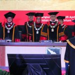 Sampaikan Perpisahan di Wisuda Periode ke-24, Rektor Optimistis Itera Tumbuh Jadi Kampus Kelas Dunia