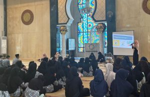 Bangun Budaya Aman, Prodi Kimia Itera Latih K3 Laboratorium Siswa Boarding School di Pringsewu