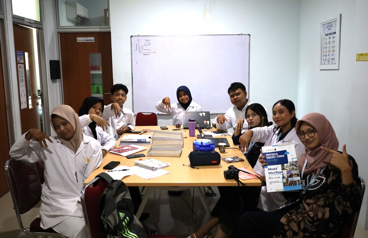 Prodi Fisika Itera Ajak Siswa SMA Rasakan Pengalaman Kuliah Lewat Physics Short-term Internship