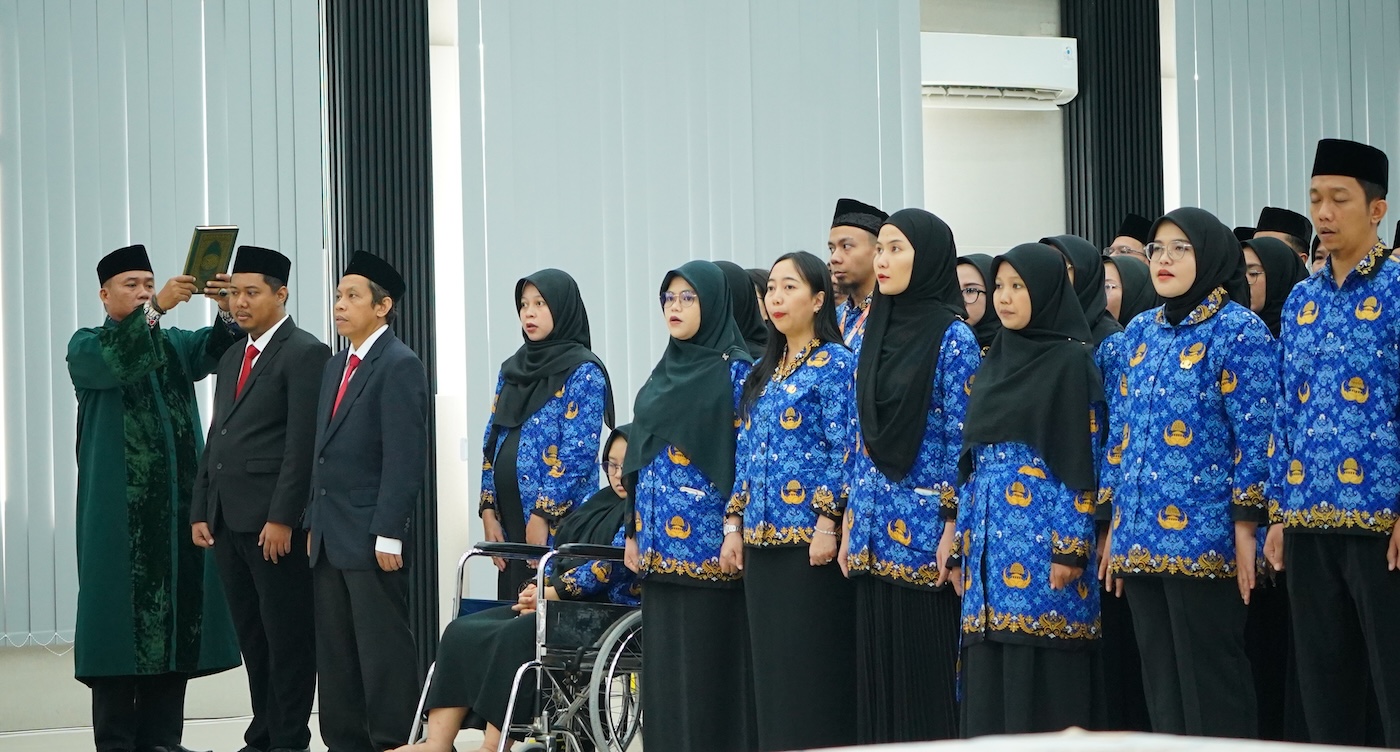 You are currently viewing Lantik Pejabat dan Ambil Sumpah ASN, Rektor Itera Tekankan Integritas dan Kebebasan Akademik