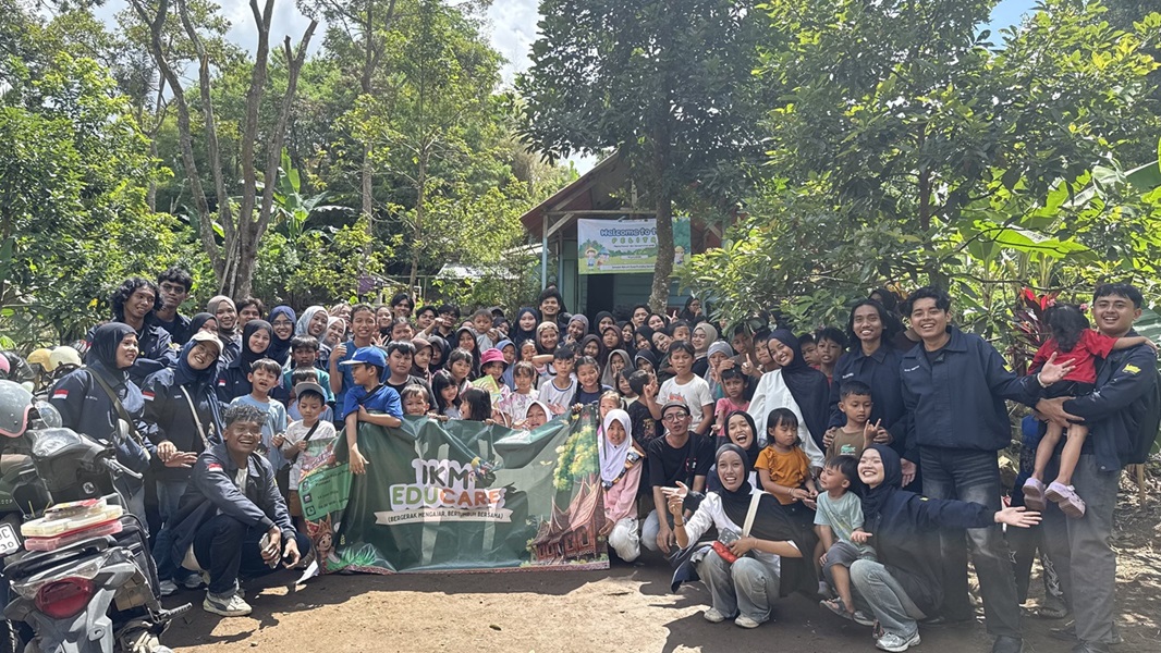 You are currently viewing IKM Itera Perkuat Literasi Anak Melalui Kegiatan Sosial Edukatif di Sekolah Rakyat Busa Pustaka
