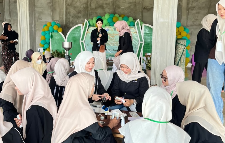 Wujudkan Kampus Berdampak, Dosen Itera Sampaikan Hilirisasi Riset Kosmetik untuk Kemandirian Santri