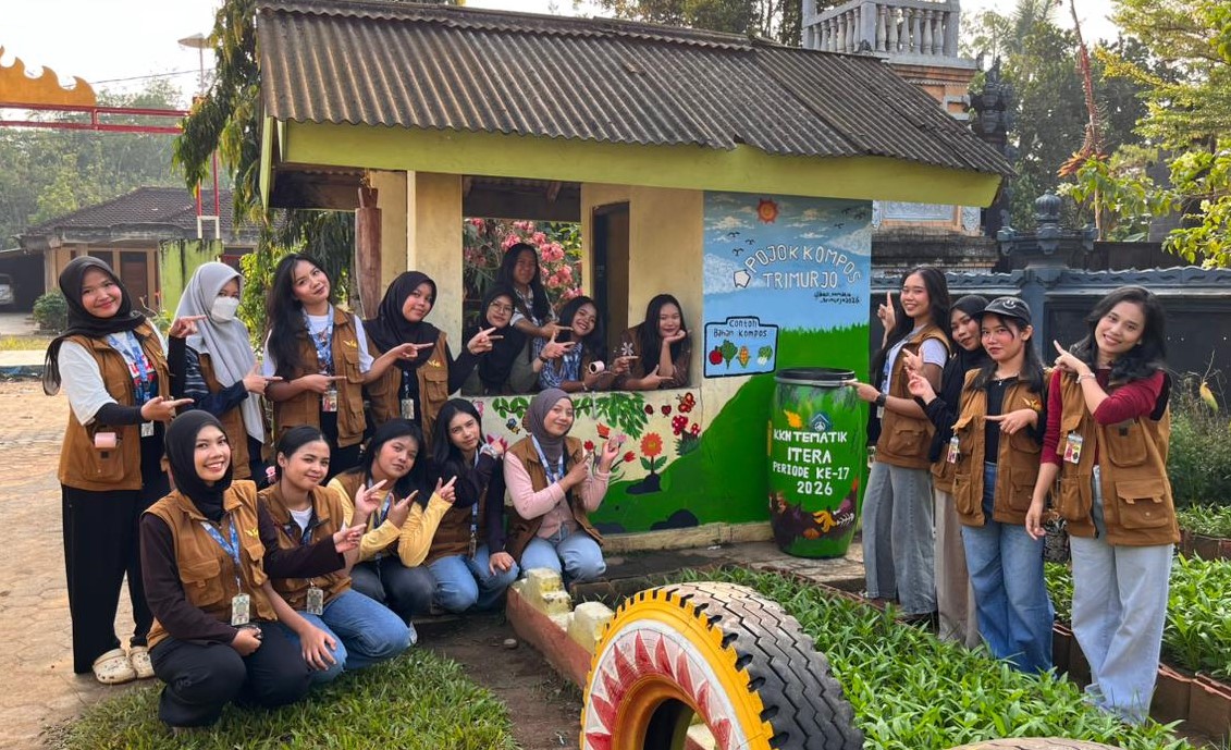 Mahasiswa KKN Itera Bangun Pojok Kompos untuk Pengelolaan Sampah Berkelanjutan di Trimurjo