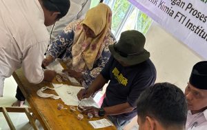 Read more about the article Dosen Itera Ajarkan Inovasi EcoDye Pinang, Ubah Biji Pinang Jadi Pewarna Alami Bernilai Ekonomi
