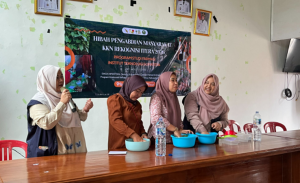 Read more about the article Prodi Farmasi Itera Hadirkan Edukasi dan Skrining Hipertensi, Ajak Warga Manfaatkan Tanaman Herbal Lokal