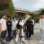 Oail Itera Ajak Pengunjung Kebun Raya Amati Matahari dengan Teleskop
