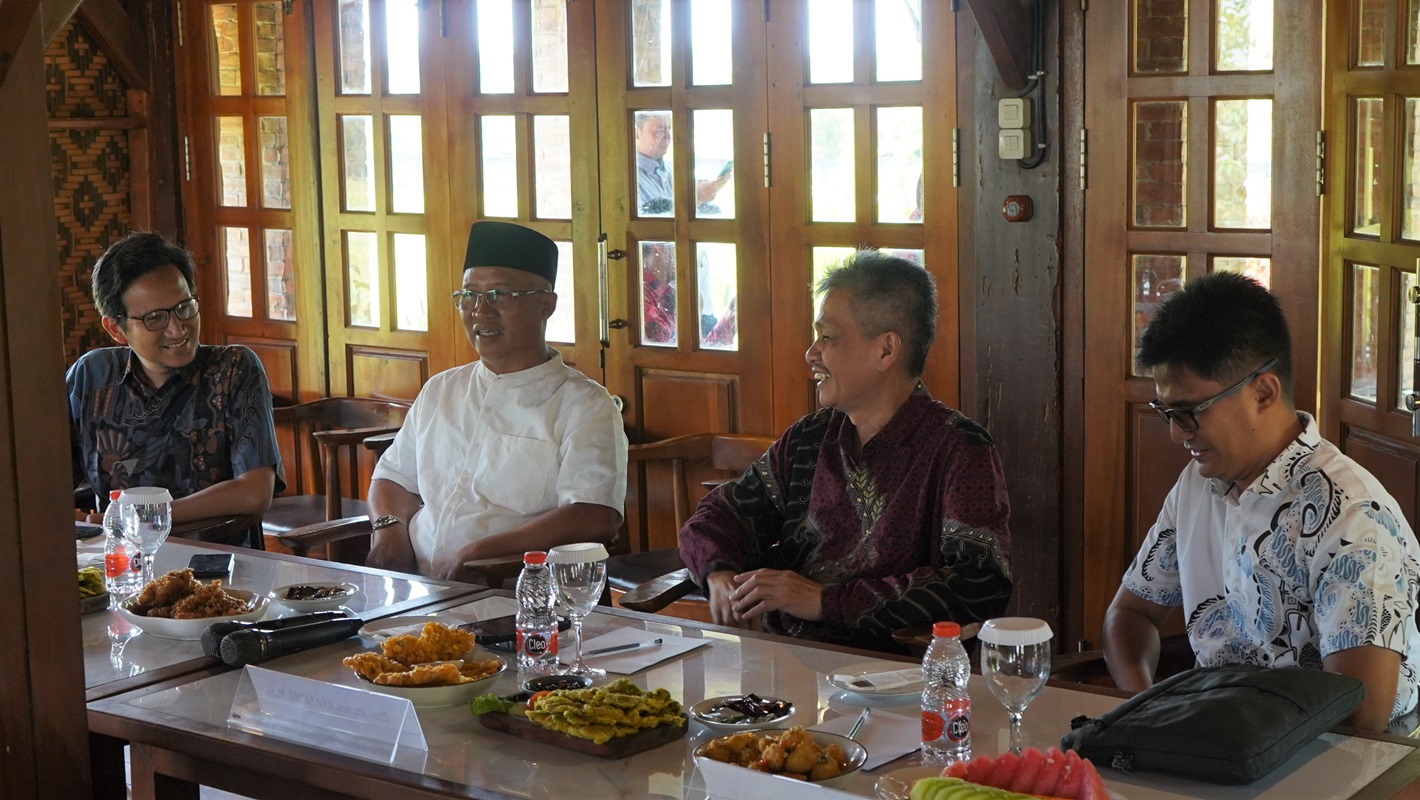 You are currently viewing Rektor Itera dan Anggota Komisi V DPR RI Bahas Rencana Pembangunan Auditorium