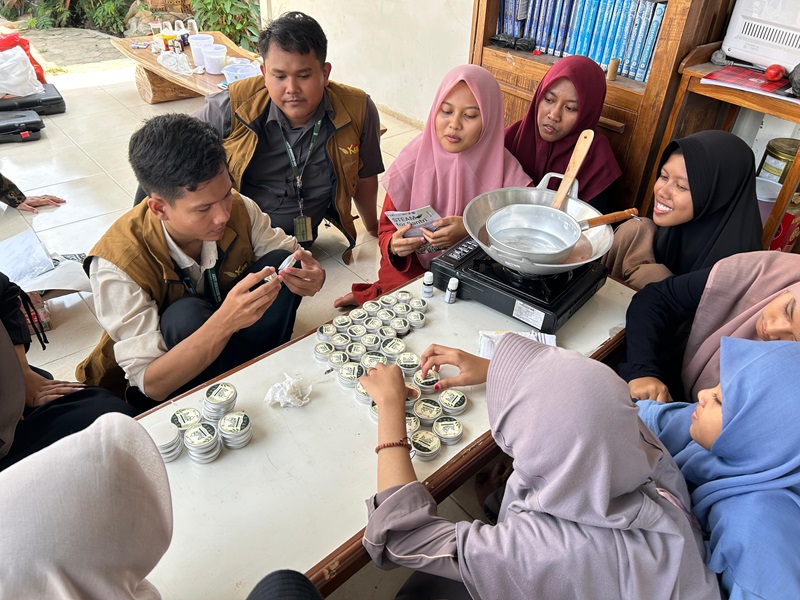 You are currently viewing Itera Kenalkan STEAM kepada Santri Al-Quds Lewat Pembuatan Balsem Herbal