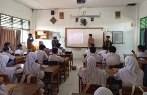 Read more about the article Prodi Sains Data Itera Latih Siswa Analisis Data dengan Pemrograman