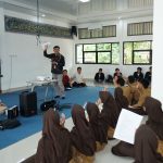 Dukung Kesehatan Mental, Tim Dosen Itera Kenalkan Buku Rawat Diri untuk Pelajar