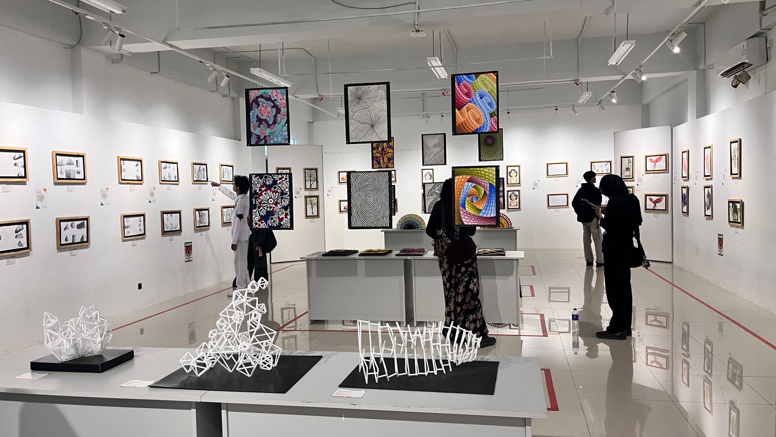 You are currently viewing Mengunjungi Chroma Exhibition, Menyaksikan Jejak Kreatif Mahasiswa DKV Itera