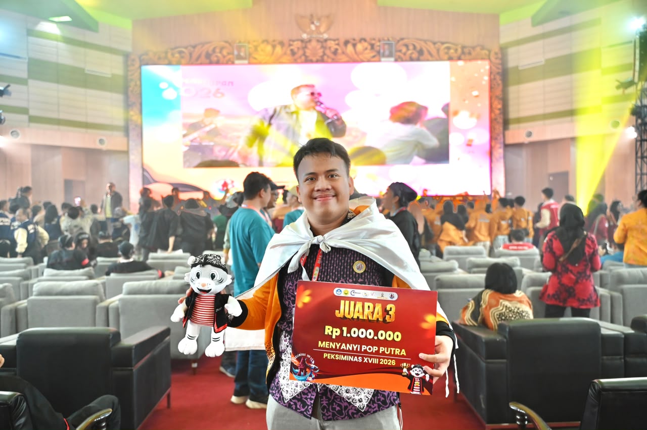 You are currently viewing Mahasiswa Itera Virgoes Yehezkiel Sibarani Raih Juara Nasional Solo Pop Putra di Peksiminas