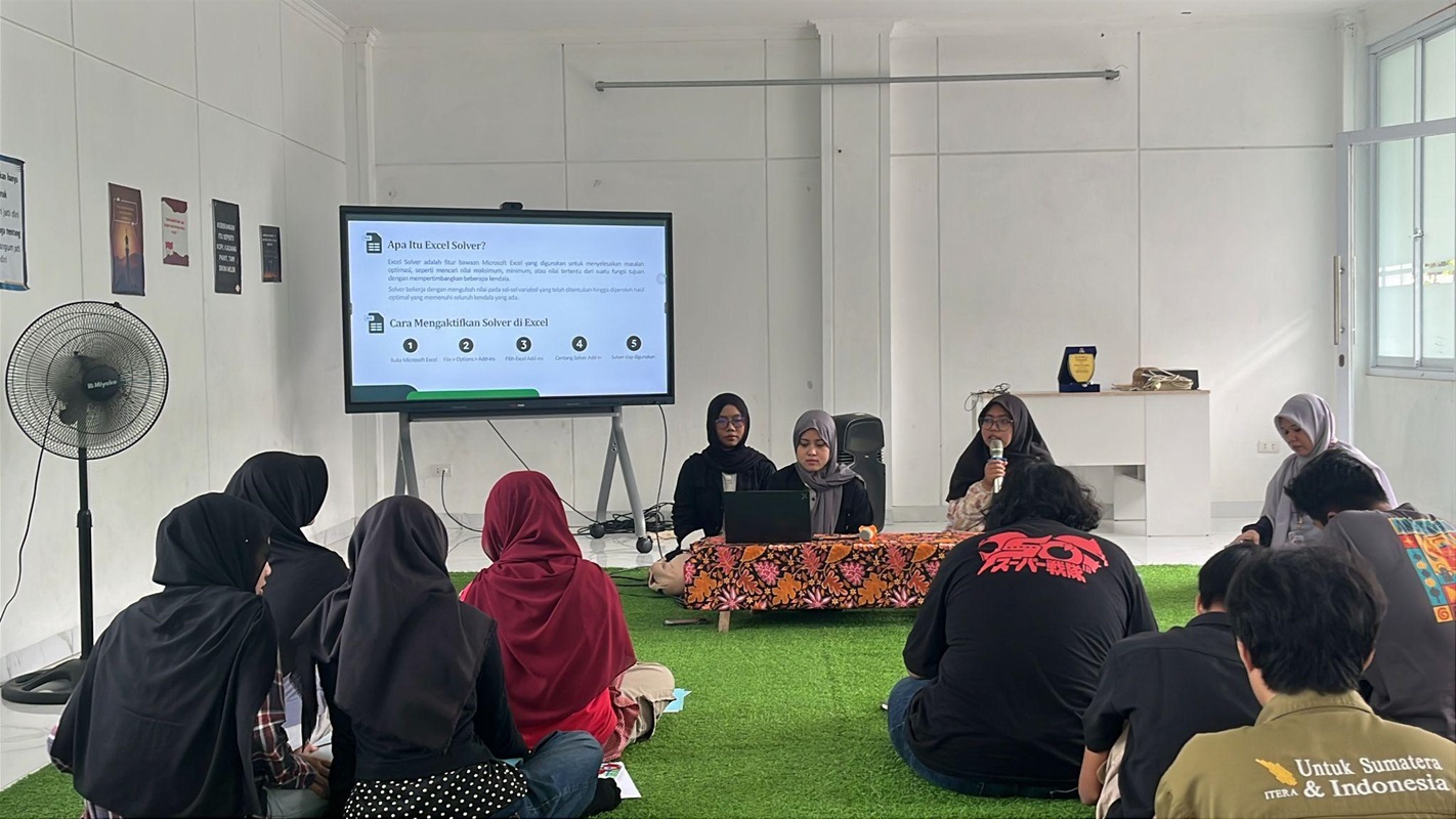 You are currently viewing Prodi Sains Aktuaria Itera Latih Penguasaan Literasi Matematika Aktuaria Siswa SMA Alam Lampung