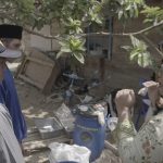 Tim PKM Itera Latih Warga Kedaung Olah Sampah Organik Jadi Pakan Ternak