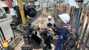Read more about the article Rancang Palang Pintu Perlintasan Berbasis AI dan IoT, Tim Riset Itera Observasi di Stasiun Tanjung Karang